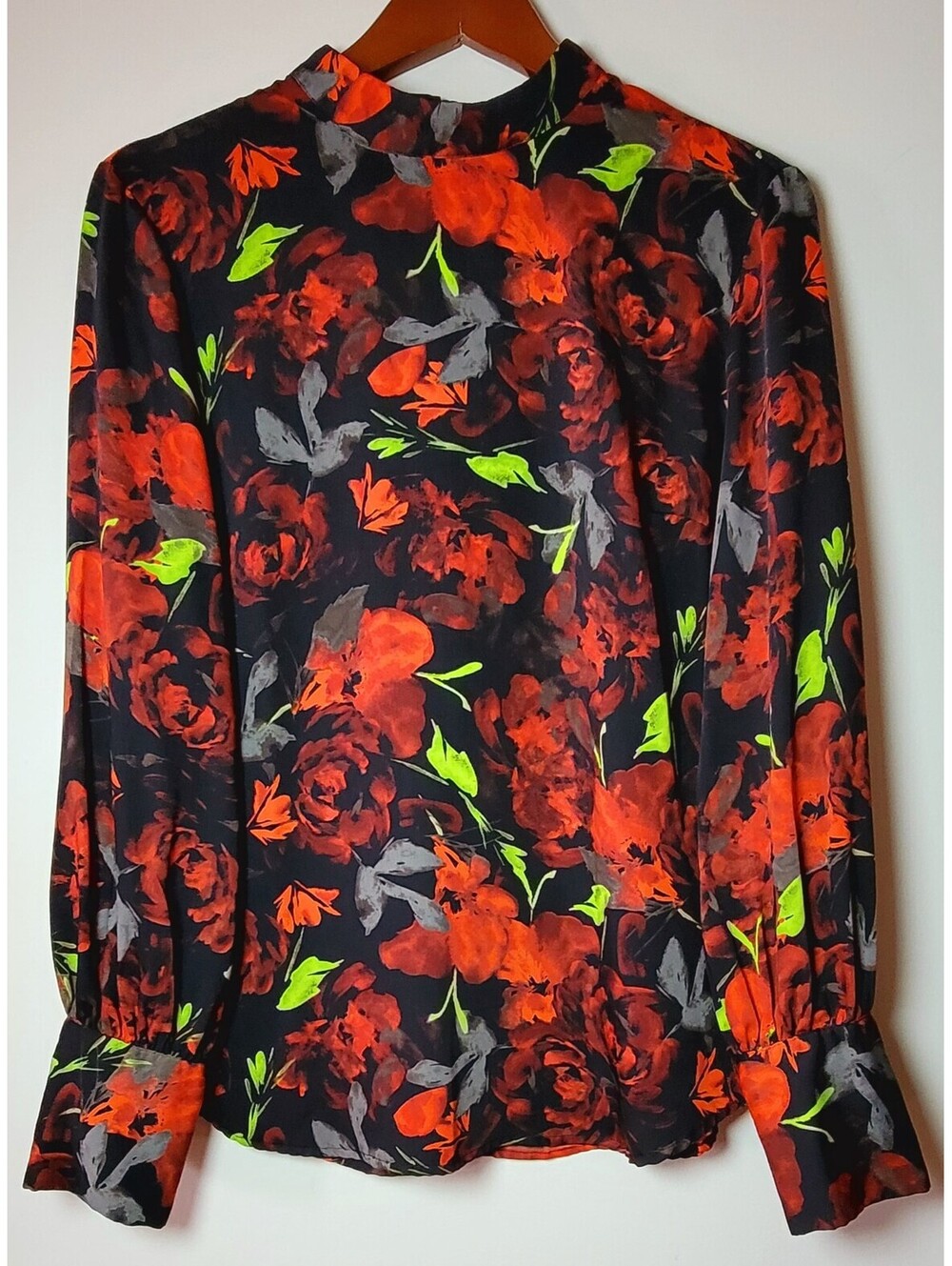 MOSSIMO Women's Long Sleeve Floral Print Blouse with Button Cuffs L